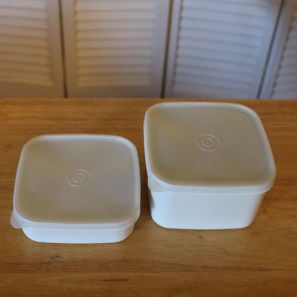 Vintage Igloo Sandwich and Salad containers - Picture 2 of 4